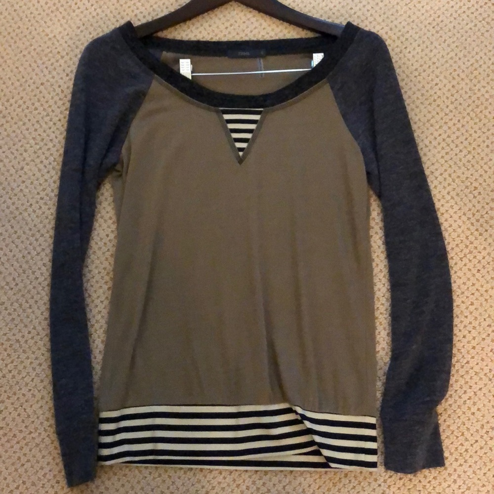 Women’s long sleeve shirt